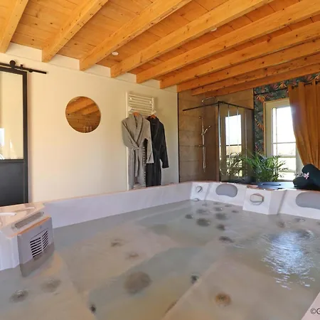 Maison Independante Avec Spa, Jardin Privatif En Normandie - Fr-1-497-175 * Neuville-sur-Touques